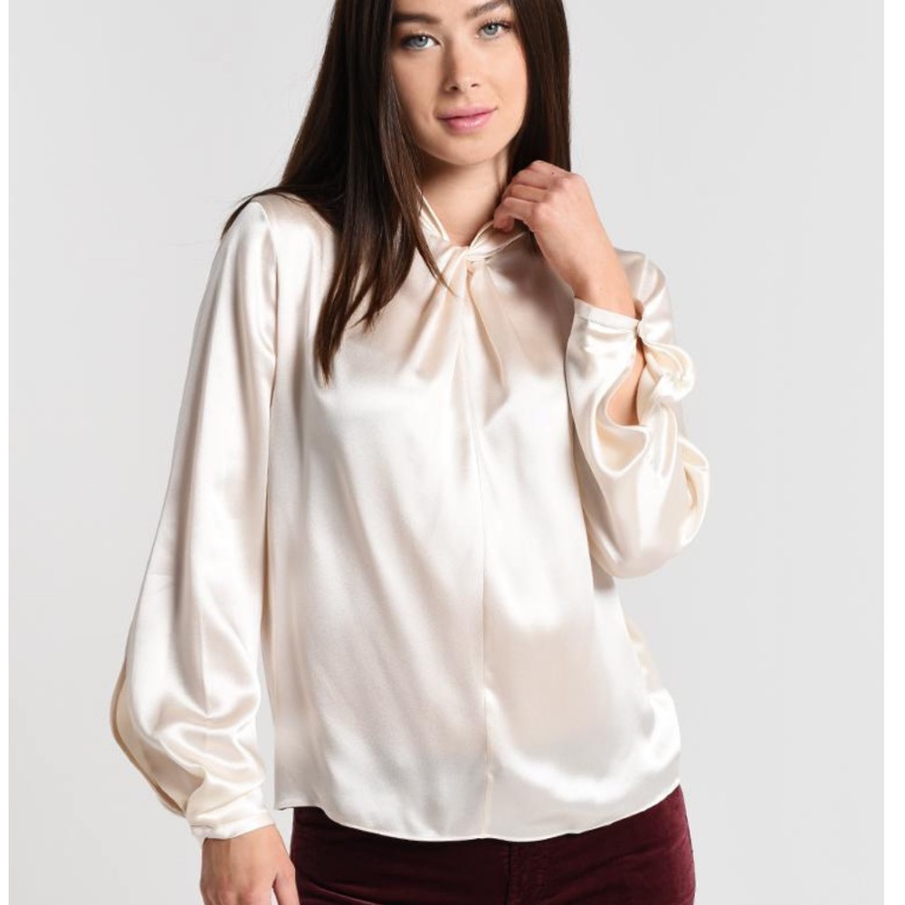 NWOT Vince silk knot neck blouse